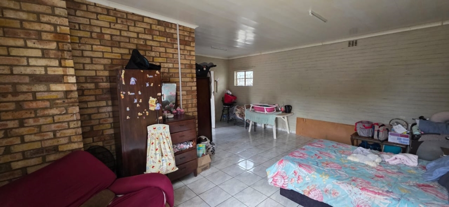 5 Bedroom Property for Sale in Elandia North West